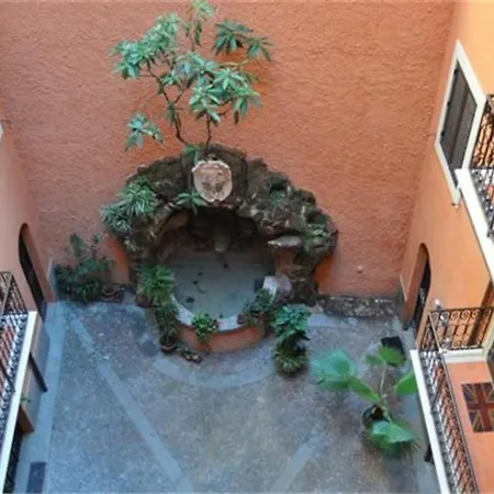 Apartmán Colosseum Street